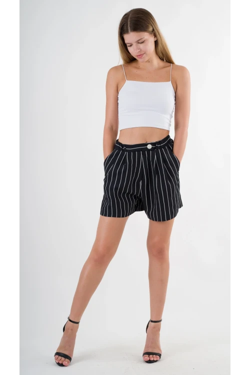 Kadın Siyah Çizgili Beli Lastikli Düğme Detaylı Cepli Şort HZL24S-YY277