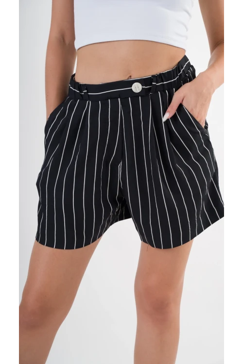 Kadın Siyah Çizgili Beli Lastikli Düğme Detaylı Cepli Şort HZL24S-YY277