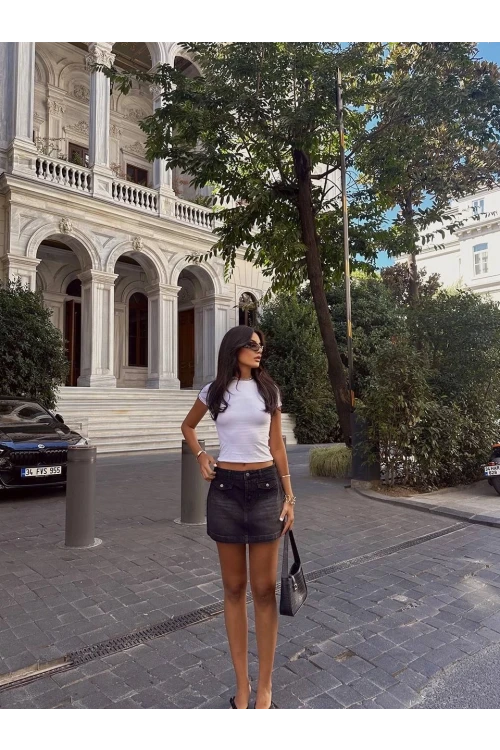 Kadın Siyah Metal Düğmeli Cepli Mini Kot Etek HZL24S-ZK14501