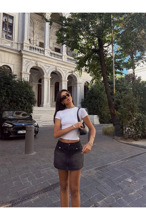 Kadın Siyah Metal Düğmeli Cepli Mini Kot Etek HZL24S-ZK14501