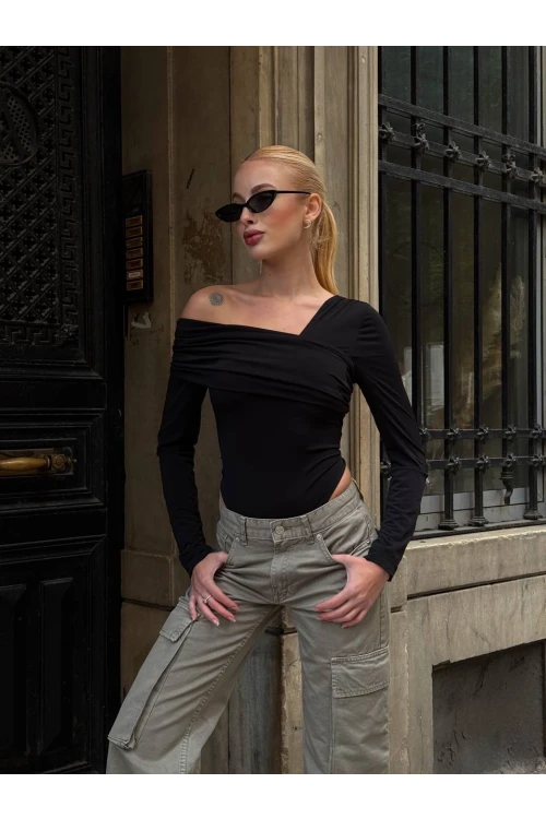 Kadın Siyah Tek Omuz Asimetrik Kesim Bodysuit HZL25W-ZK11521