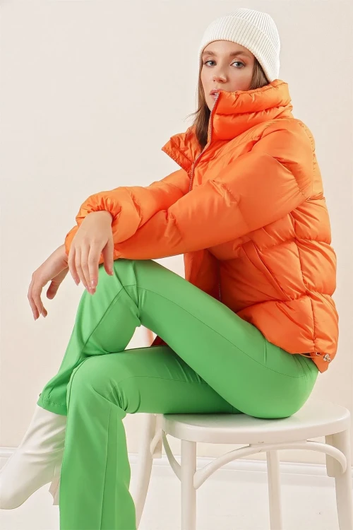 Kadın Turuncu Dik Yaka Bel Büzgülü Şişme Mont HZL25W-BD131791