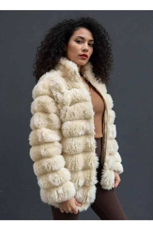 Kadın Açık Krem Şık Peluş Suni Kürk Ceket HZL23W-DSB110061