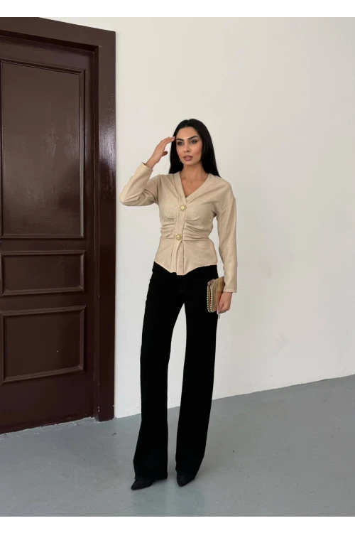 Kadın Bej Kruvaze Yaka Gold Düğmeli Büzgülü Uzun Kollu Keten Bluz HZL26W-FRY123701