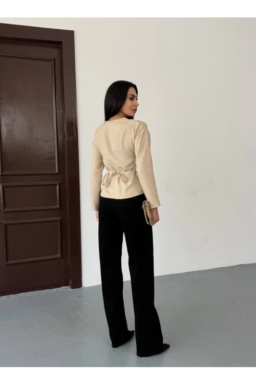 Kadın Bej Kruvaze Yaka Gold Düğmeli Büzgülü Uzun Kollu Keten Bluz HZL26W-FRY123701