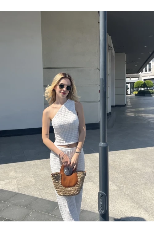 Kadın Beyaz Beli Lastilkli Gofre Kumaş Pantolon HZL24S-ZK13261