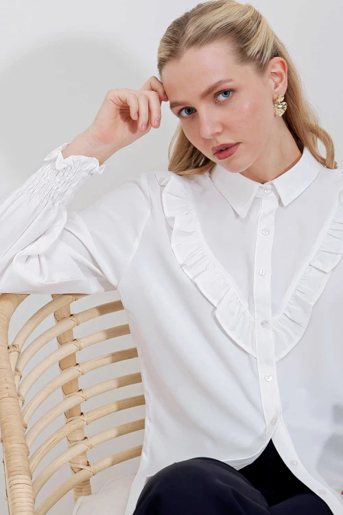 Kadın Beyaz Fırfır Detaylı Uzun Kollu Şık Gömlek HZL25W-BD1202231