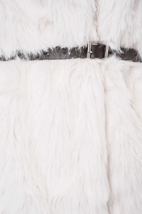 Kadın Beyaz Kemer Detaylı Astarlı Peluş Kürk Mont HZL25W-BD191561