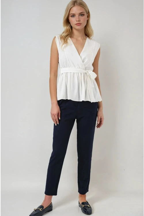 Kadın Beyaz Kruvaze Yaka Beli Lastikli Kuşaklı Bluz HZL25S-BD19661