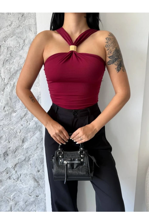 Kadın Bordo Halter Yaka Metal Detaylı Şık Crop Bluz HZL25S-FRY123251
