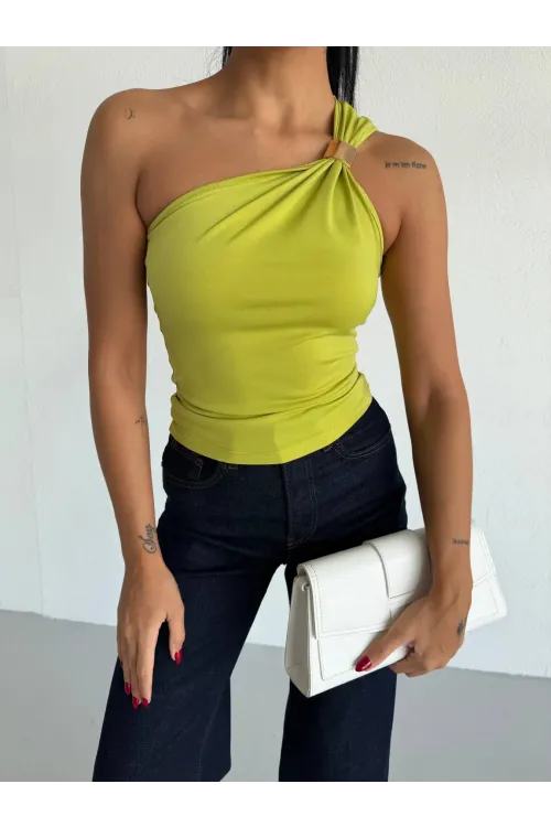 Kadın Fıstık Yeşili Tek Omuz Gold Metal Detaylı Sandy Bluz HZL26S-FRY123821