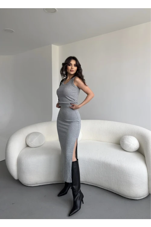 Kadın Gri Triko Crop Uzun Yırtmaçlı Etek Takım HZL25W-ZK1991