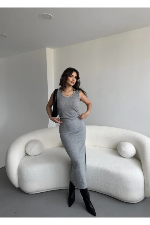 Kadın Gri Triko Crop Uzun Yırtmaçlı Etek Takım HZL25W-ZK1991
