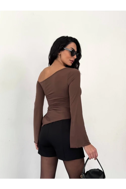 Kadın Kahve Asimetrik Kesim İspanyol Kol Beli Büzgülü Sandy Bluz HZL25W-FRY123591