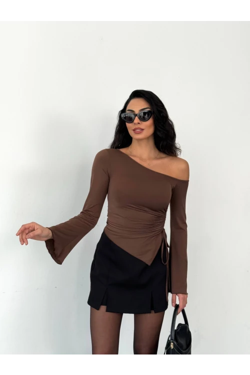 Kadın Kahve Asimetrik Kesim İspanyol Kol Beli Büzgülü Sandy Bluz HZL25W-FRY123591