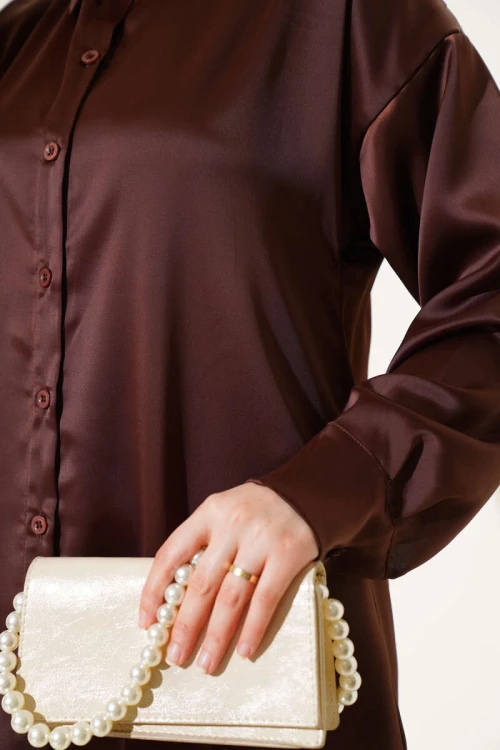 Kadın Kahverengi Saten Yüzeyli Tesettür Gömlek HZL25W-BD139641