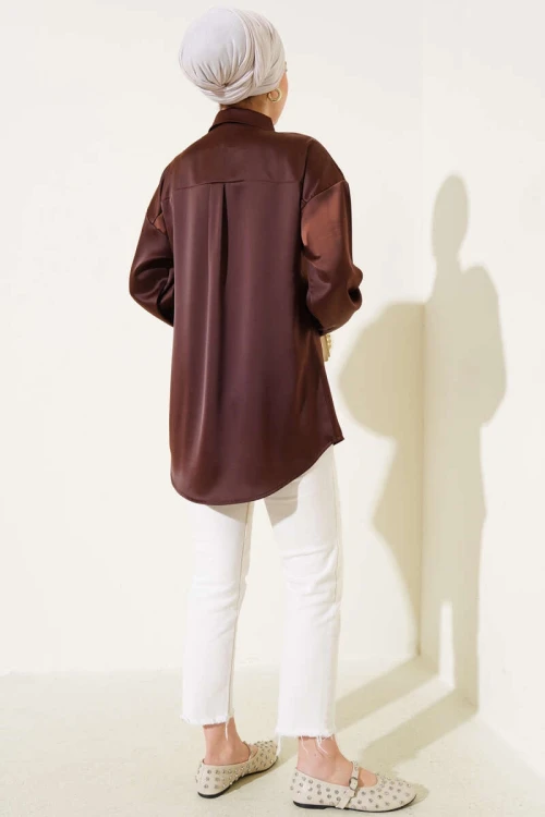 Kadın Kahverengi Saten Yüzeyli Tesettür Gömlek HZL25W-BD139641