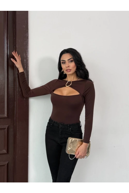 Kadın Kahverengi Uzun Kollu Göğüs Dekolteli Tokalı Bluz HZL25W-FRY123501