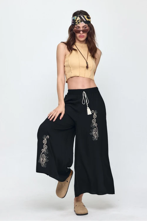 Kadın Siyah Beli Lastikli Nakış Detaylı Bol Kesim Viskon Pantolon HZL25S-VM10301