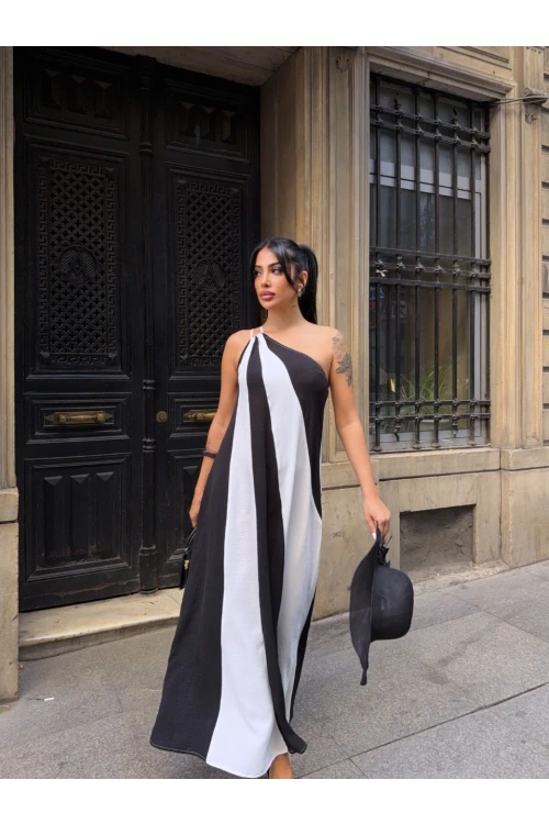 Kadın Siyah Beyaz Parça Bloklu Omuz Detay Elbise HZL25S-DSB107651