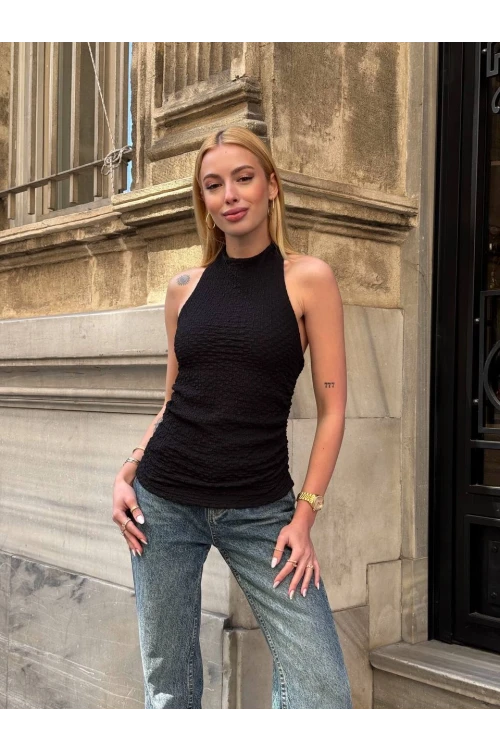 Kadın Siyah Boyundan Bağlamalı Gofre Kumaş Bluz HZL25S-ZK13631