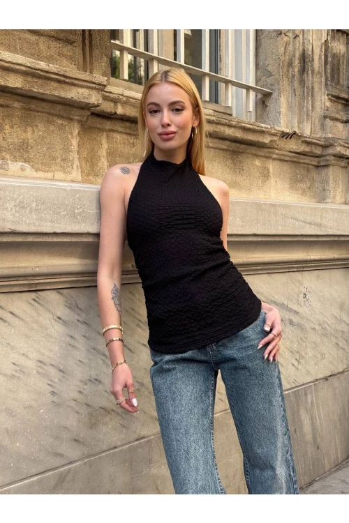 Kadın Siyah Boyundan Bağlamalı Gofre Kumaş Bluz HZL25S-ZK13631