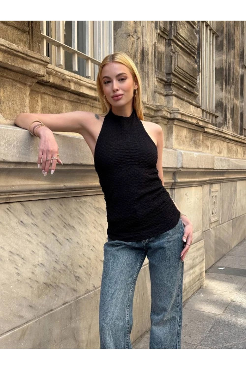 Kadın Siyah Boyundan Bağlamalı Gofre Kumaş Bluz HZL25S-ZK13631