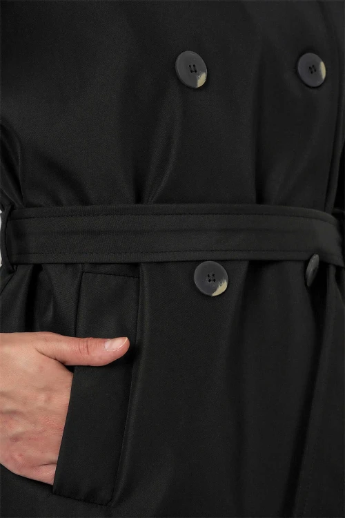 Kadın Siyah Dik Yaka Kuşaklı Astarlı Kısa Trençkot HZL25W-BD159801