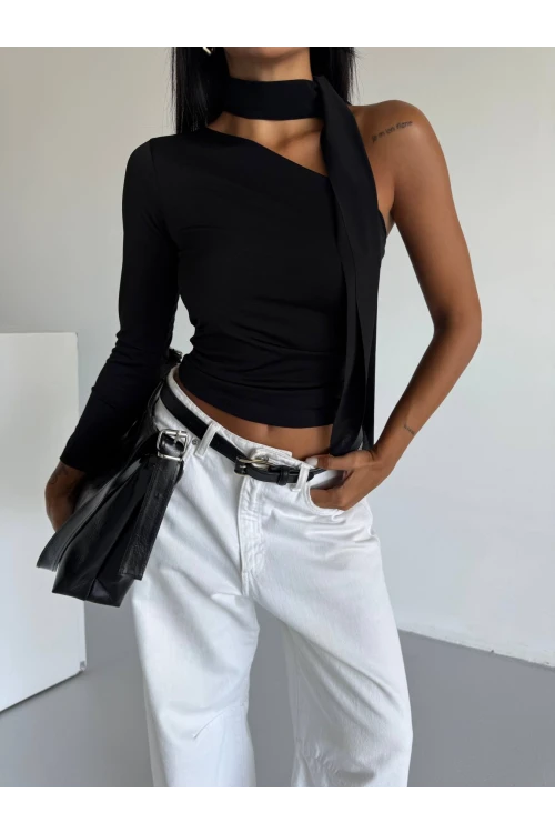 Kadın Siyah Fularlı Sandy Kumaş Asimetrik Kesim Bluz HZL25S-FRY123371