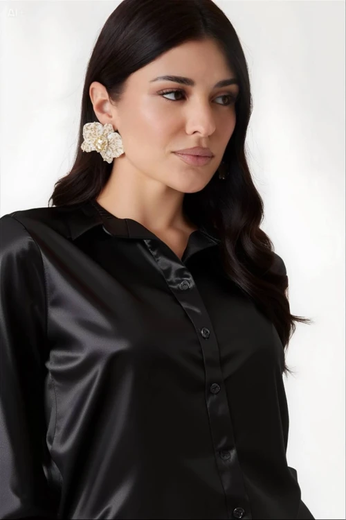 Kadın Siyah  Hafif Dökümlü Saten Yüzeyli Gömlek HZL22W-BD139641