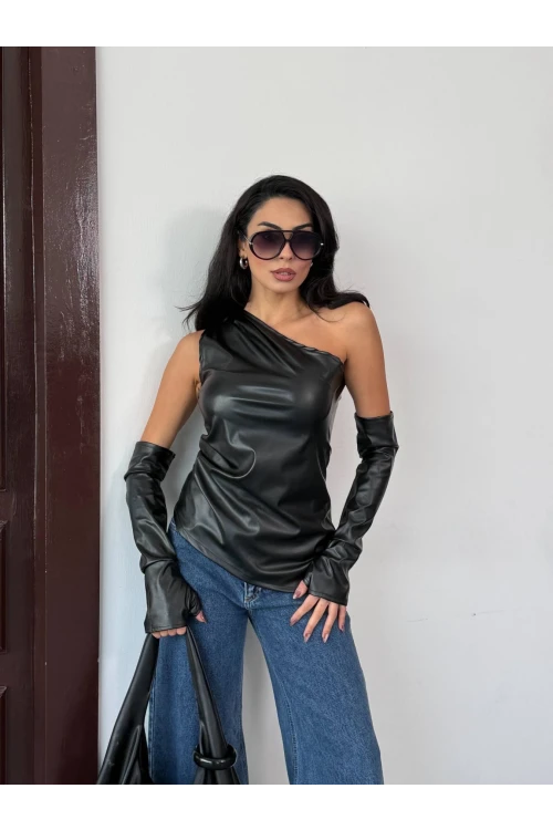 Kadın Siyah Tek Omuz Asimetrik Kesim Eldiven Detay Deri Bluz HZL25W-FRY123641