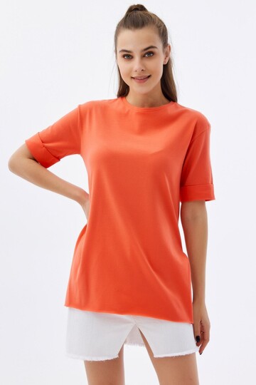 Kadın Turuncu Bisiklet Yaka Yandan Yırtmaçlı Kolu Katlı Oversize Örme T-Shirt HZL22S-BD143251