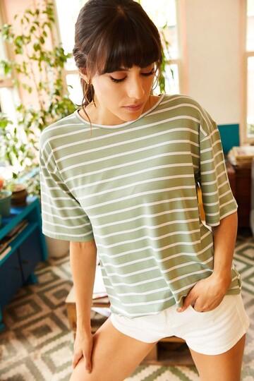 Kadın Yeşil Çizgili Rahat Oversize T-shirt HZL22S-GM122521