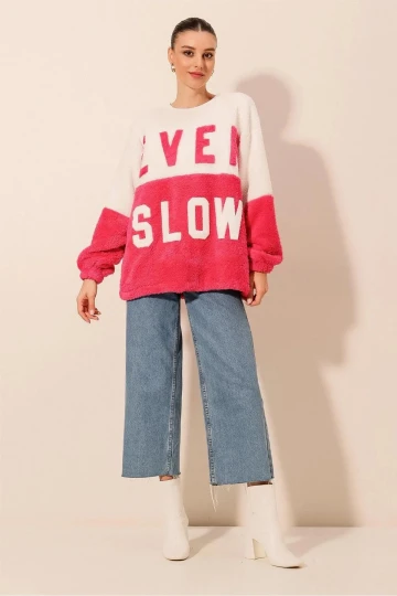 Kadın Fuşya Beyaz Blok EVER SLOW Baskılı Rahat Peluş Sweatshirt HZL23W-BD1554781