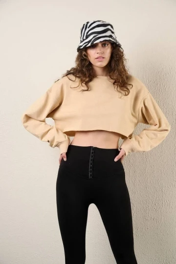 Kadın Bisküvi Basic Bisiklet Yaka Uzun Kollu Crop Sweatshirt HZL24W-ZK11351