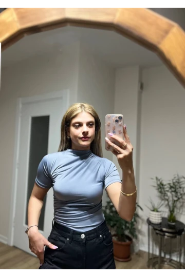 Kadın Gri Büzgü Detay Yarım Kol Sandy Bluz HZL25S-FRY121741