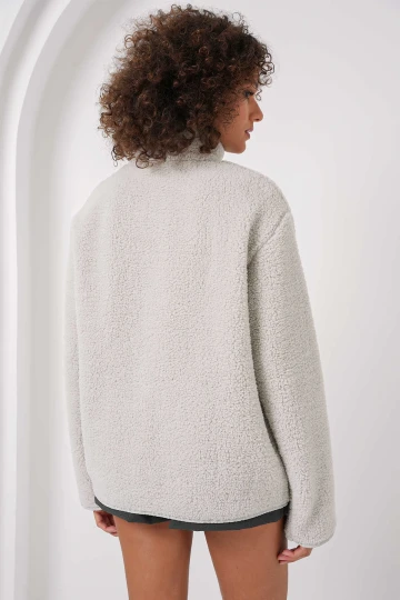 Kadın Gri Cep Detaylı Fermuarlı Oversize Peluş Sweatshirt HZL25W-FRY1554461