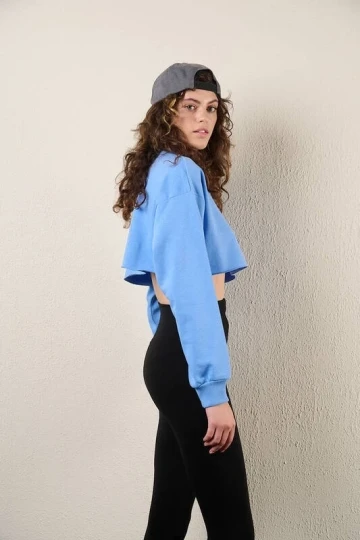 Kadın Mavi Basic Bisiklet Yaka Uzun Kollu Crop Sweatshirt HZL24W-ZK11351