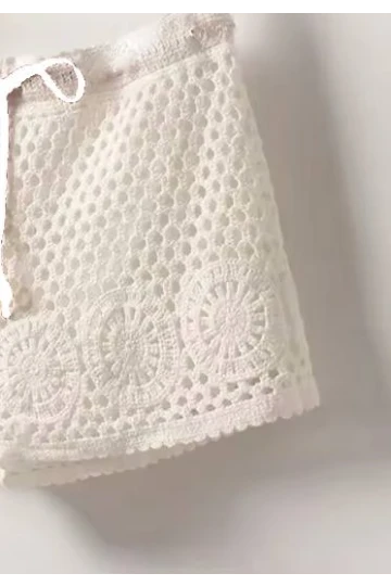 Kadın Beyaz Beli Lastikli Astarlı Kroşe Şort HZL25-LC879