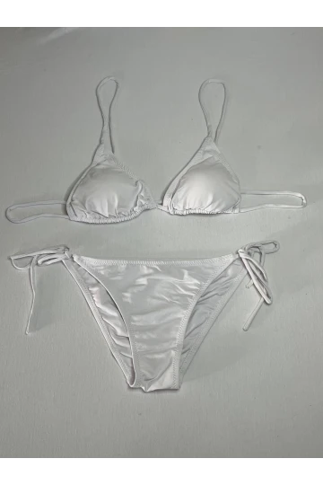 Kadın Beyaz Boyundan İp Bağlamalı Üçgen Bikini Takımı HZL25S-LC5005