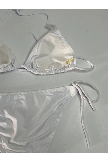 Kadın Beyaz Boyundan İp Bağlamalı Üçgen Bikini Takımı HZL25S-LC5005