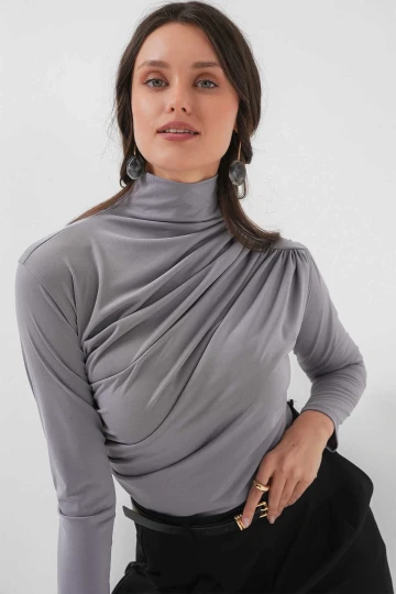 Kadın Gri Büzgü Detay Balıkçı Yaka Sandy Bluz HZL25W-BD19251