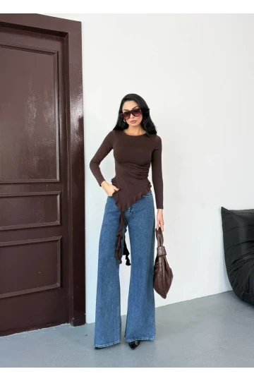 Kadın Kahve Fırfır Detaylı Uzun Kol Asimetrik Bluz HZL25W-FRY123621