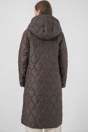 Kadın Kahverengi Kapüşonlu Kapitone Uzun Şişme Mont HZL24W-BD151771