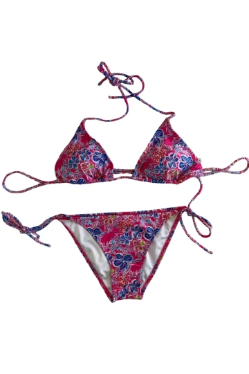 Kadın Kırmızı Çiçek Desenli Boyundan İp Bağlamalı Üçgen Bikini Takımı HZL25S-LC5005