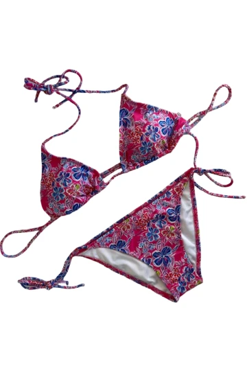 Kadın Kırmızı Çiçek Desenli Boyundan İp Bağlamalı Üçgen Bikini Takımı HZL25S-LC5005