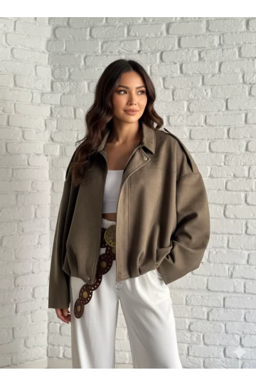 Kadın Koyu Bej Oversize Fermuar ve Çıt Çıt Kapamalı Cepsiz Süet Deri Ceket HZL25W-BD107301