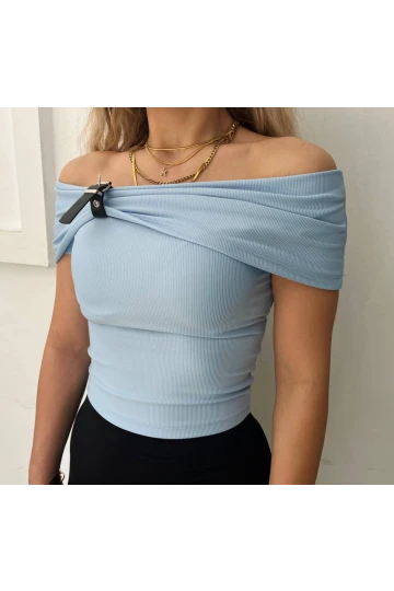 Kadın Mavi Kemer Detaylı Madonna Yaka Bluz HZL25S-FRY123161