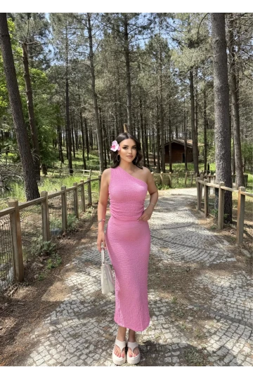 Kadın Pembe Gofre Kumaş Tek Omuz Bluz HZL25S-ZK13271