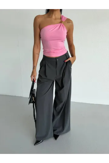 Kadın Pembe Tek Omuz Gold Metal Detaylı Sandy Bluz HZL26S-FRY123821